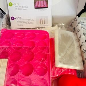 Cake pop making kit